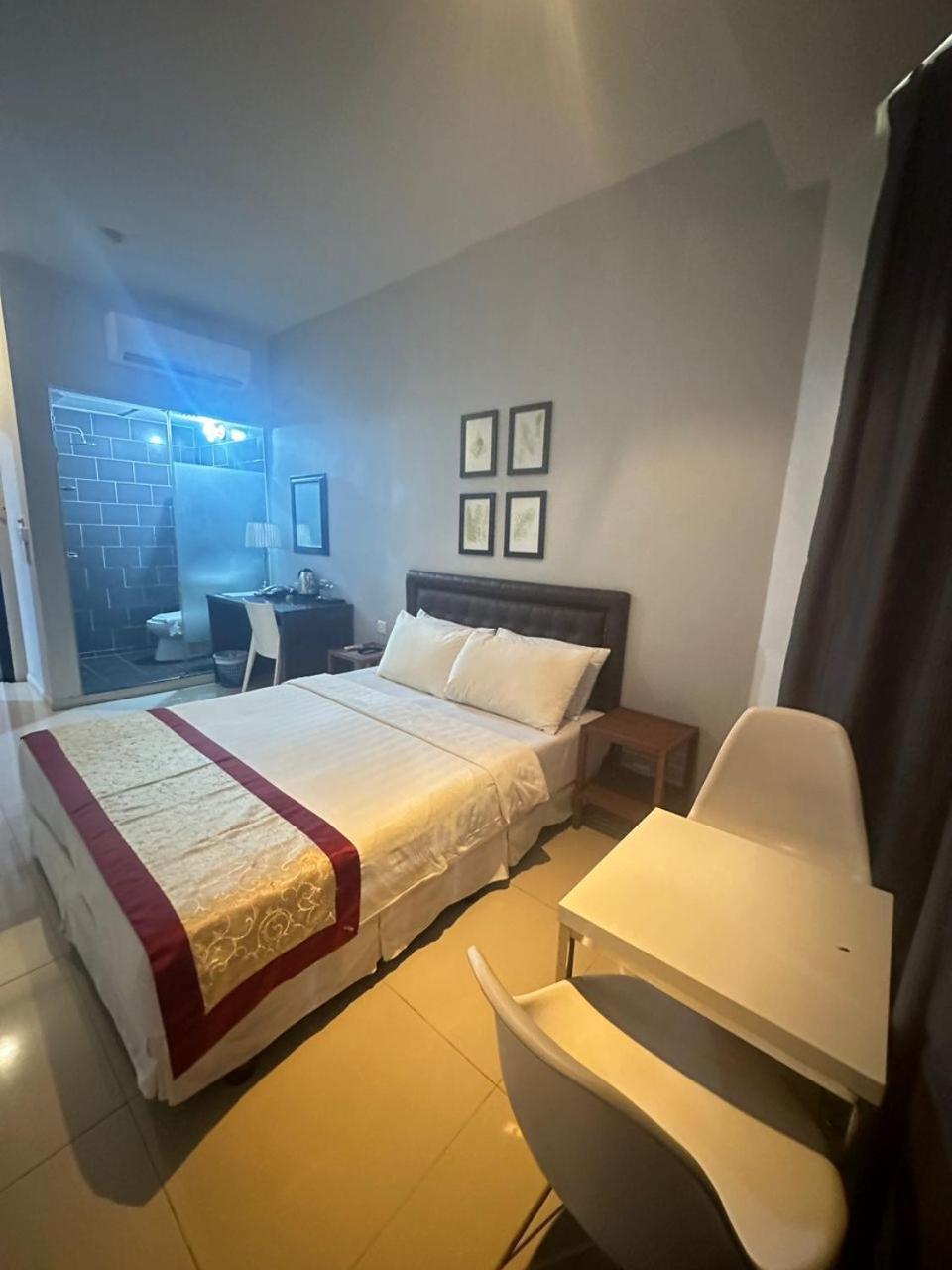 Kingsman Boutique Hotel Kota Kinabalu Exterior photo